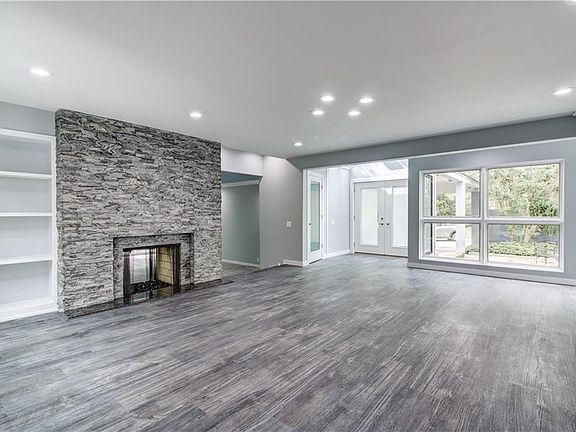3rd image of 18 Laurel Hill Ln