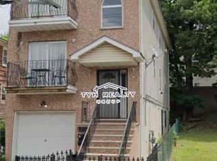 618 S 18th St #2, Newark, NJ 07103