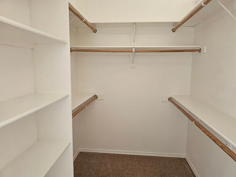 2440 Huntington Dr — Photo 11