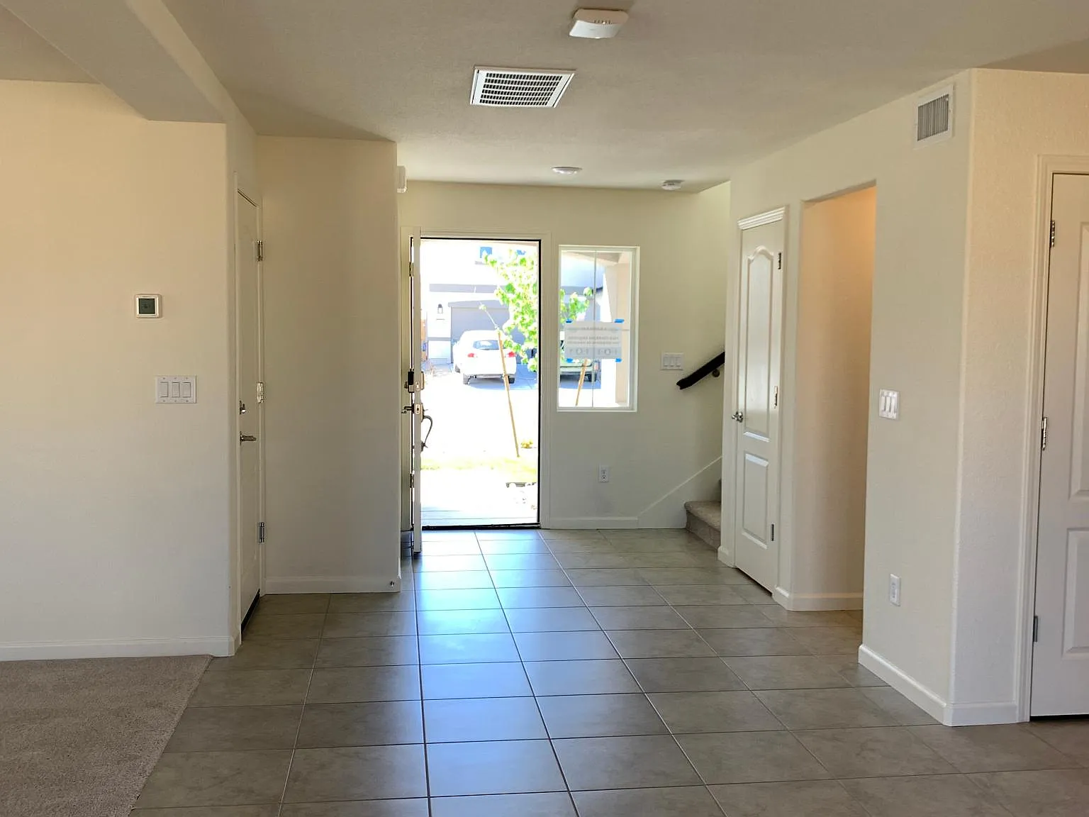 3 bed, 2.5 bath, 1927 sqft, $2,700 — Photo 3