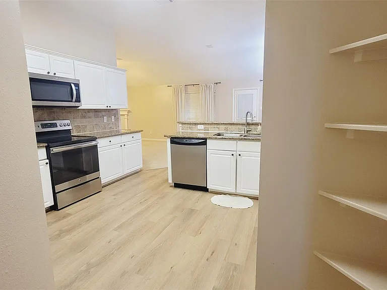 16215 Brinton Ct — Photo 7