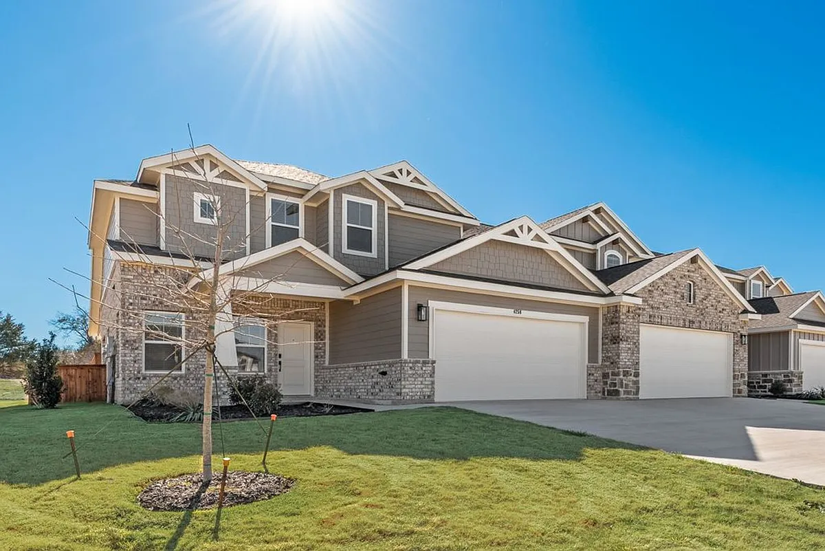 Building Photo - 6846 Florence Dr