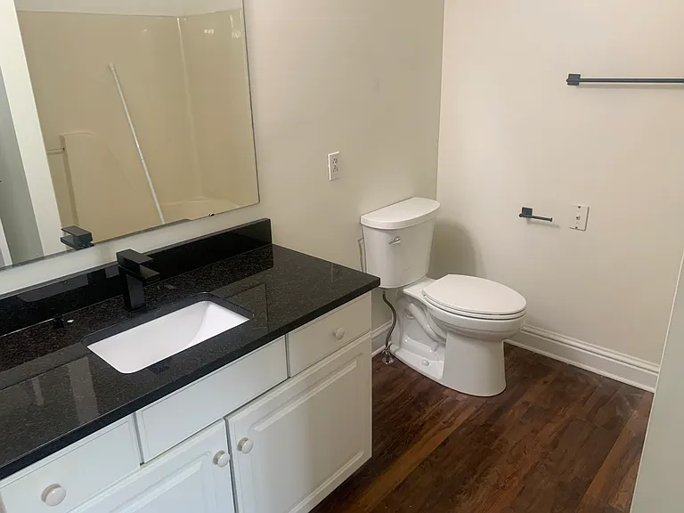 127 Greenwood Dr #8 — Photo 15