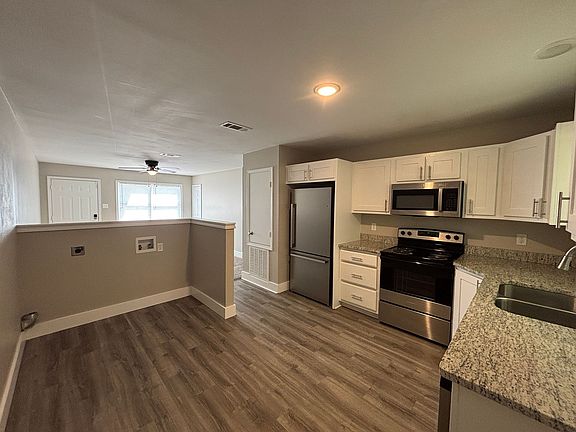 5th image of 913 Ruth Ann Dr