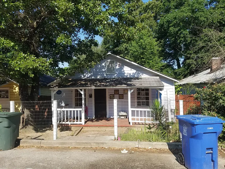 1221 King St — Photo 1
