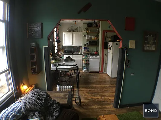 Rented by Bond New York | media 8