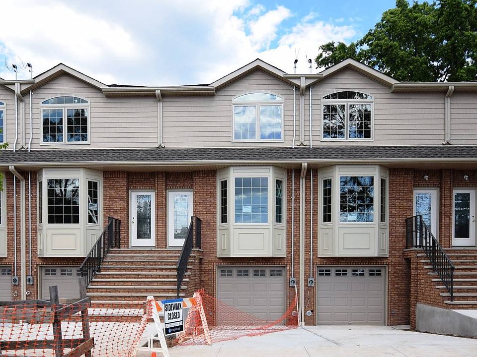 1st image of 18 Bamberger Ln