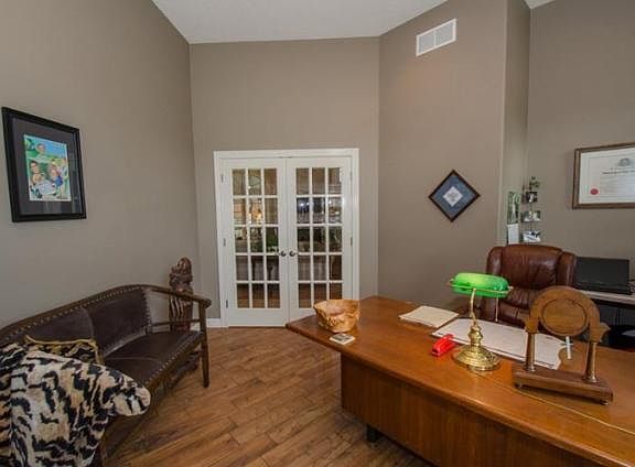 4th image of 23152 Greenleaf Blvd