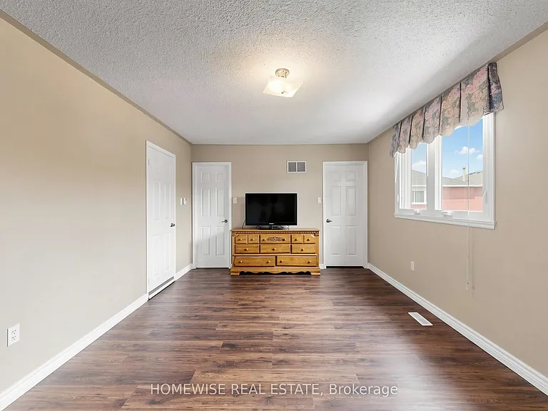 11 Briarcliffe Cres — Photo 23