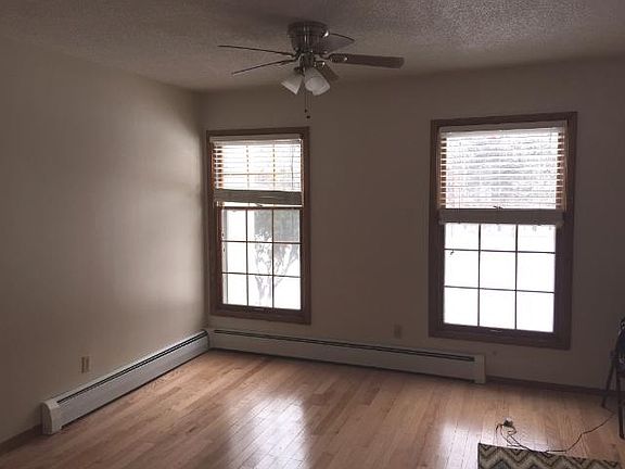 3rd image of 19411 Nightingale St NW