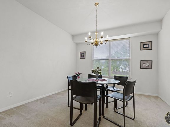 5th image of 729 Trent Ln