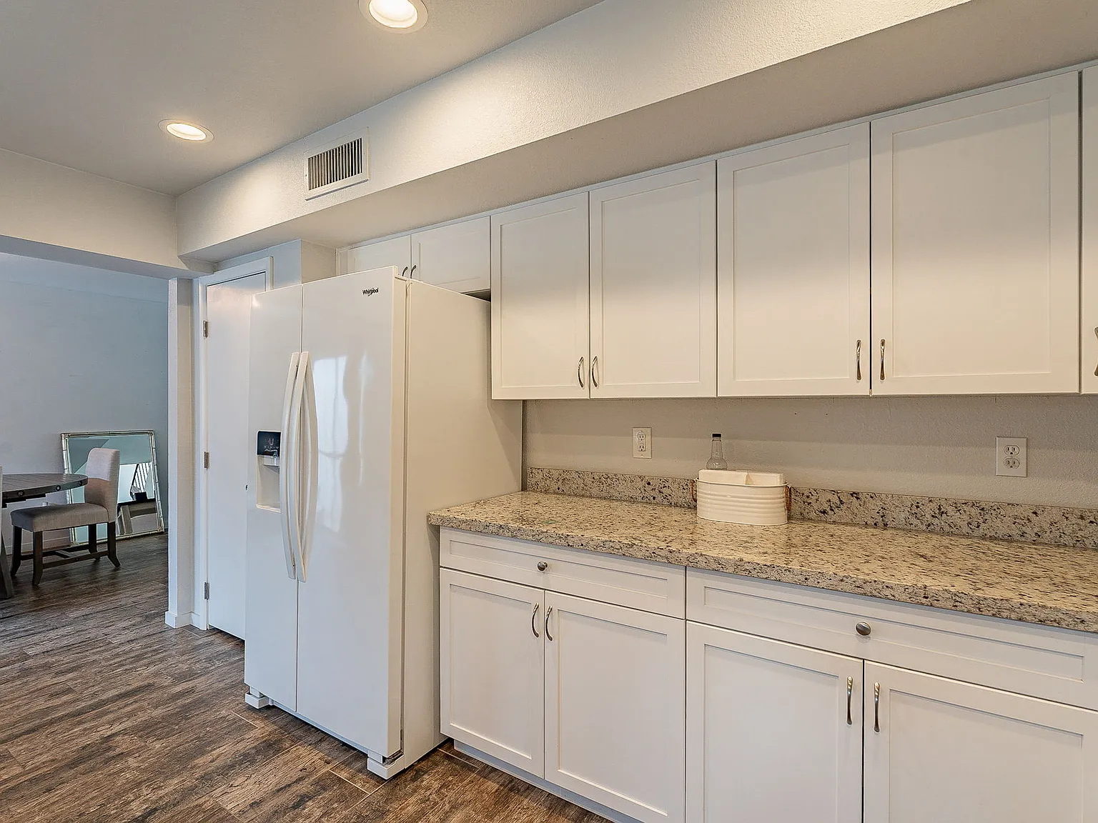 2 bed, 2.5 bath, 1552 sqft, $2,700 — Photo 3