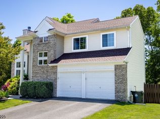 28 Crestwood Cir, Budd Lake, NJ 07828