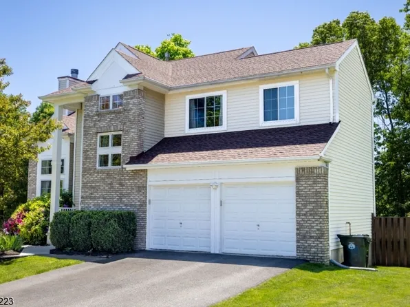 28 Crestwood Cir, Mount Olive Twp., NJ 07828