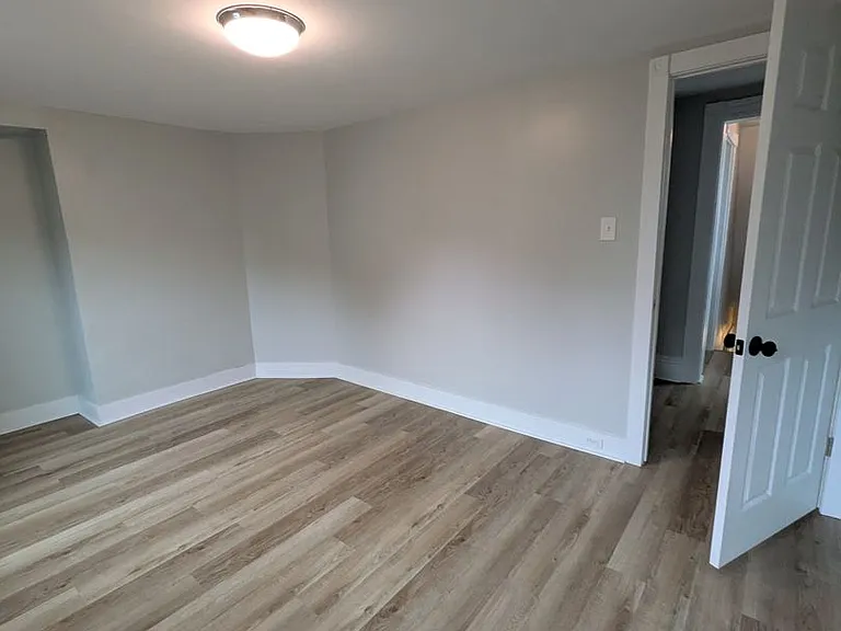7526 Dickson St — Photo 13