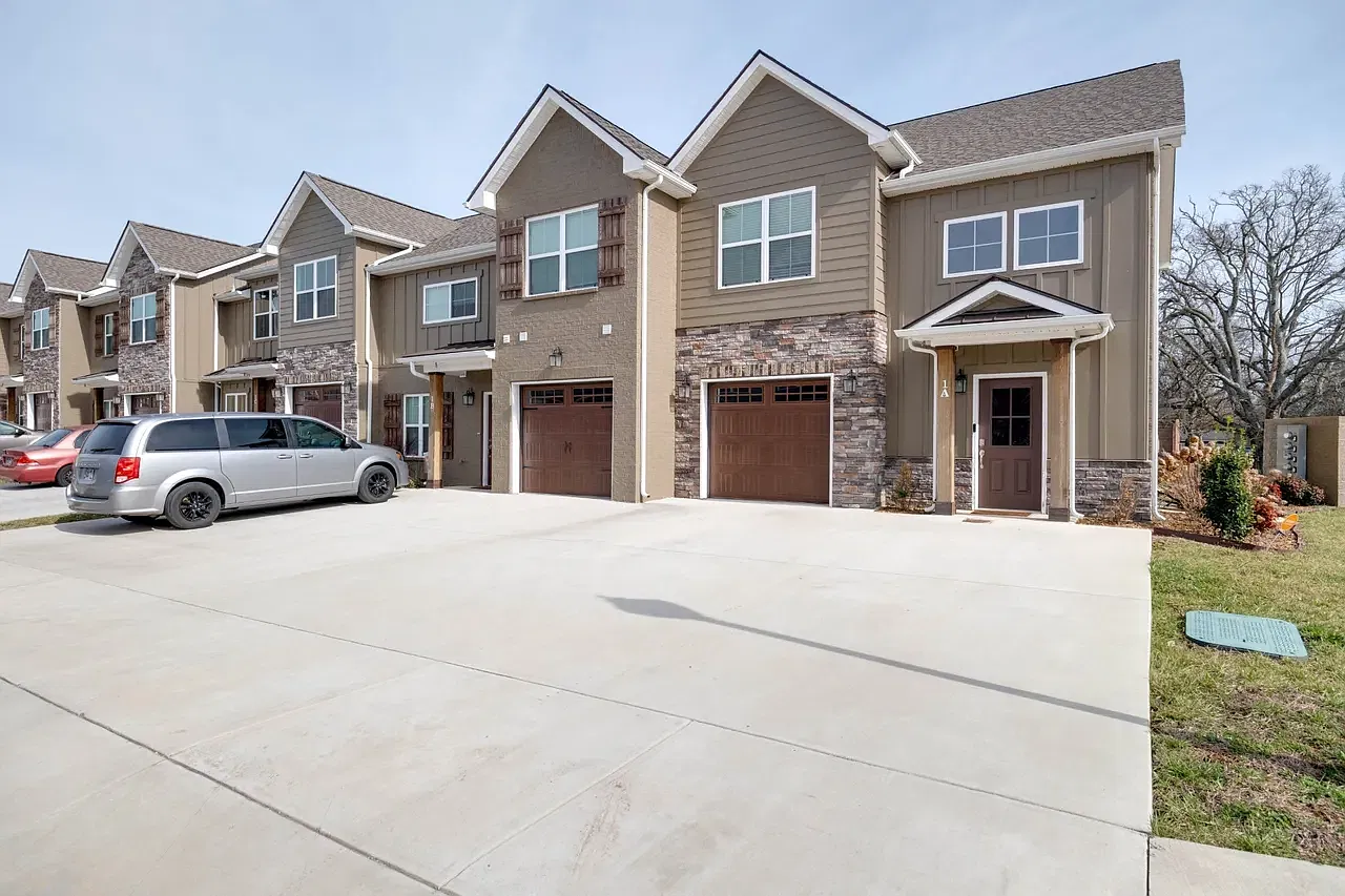 967 Horse Mountain Rd — Photo 2
