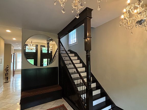 2nd image of 3147 S Jefferson Ave