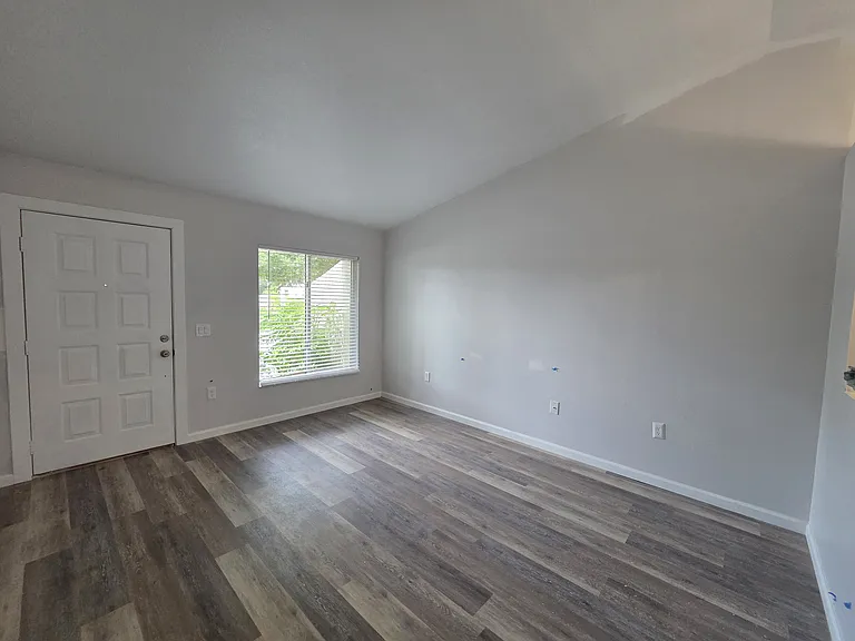 12337 Eastcove Dr — Photo 2