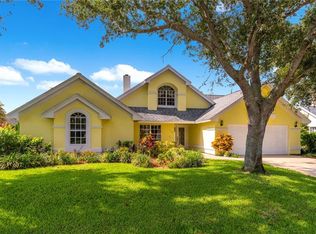 1107 SE Strathmore Dr, Port Saint Lucie, FL 34952
