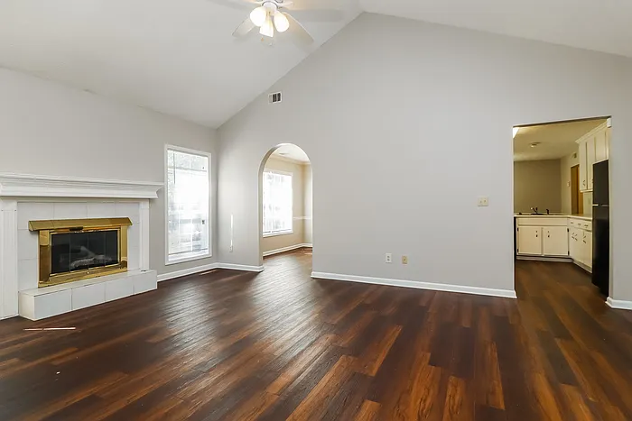 3 bed, 2.0 bath, 1626 sqft, $1,845 — Photo 4