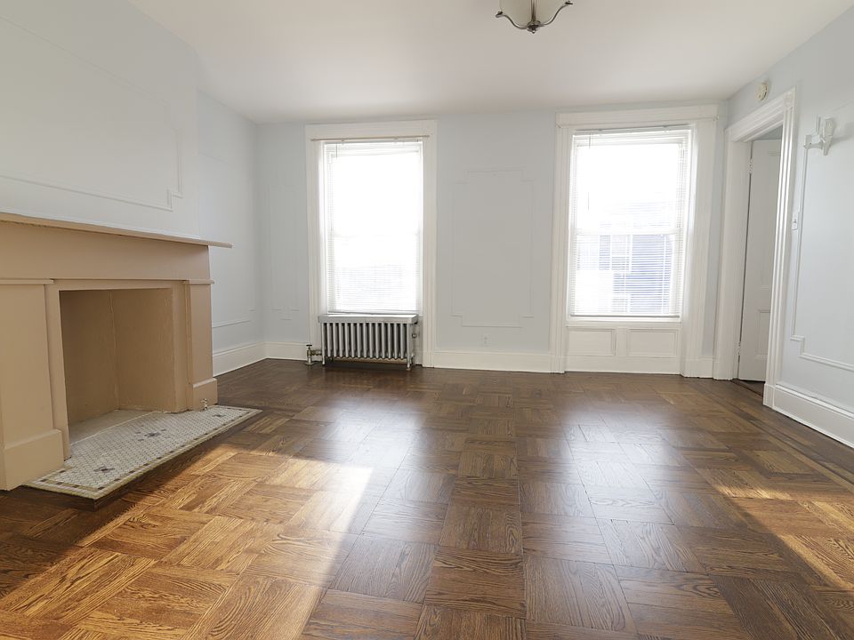 1st image of 168 Eckford St #3