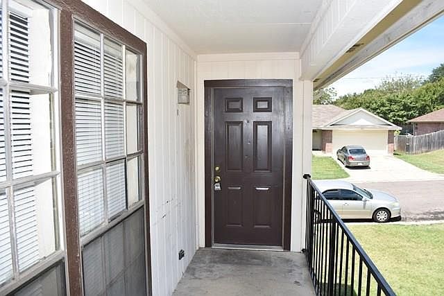 1st image of 4900 Brianhill Dr APT D