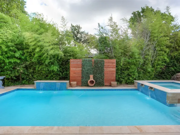 2455 Halloran St, Fort Worth, TX 76107