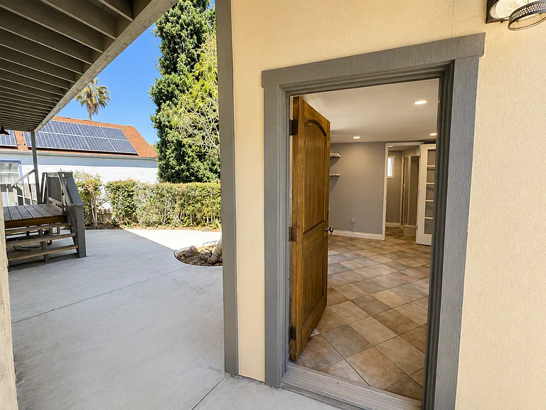 4727 Redland Dr — Photo 13