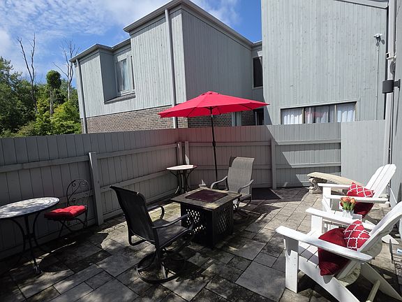4th image of 7 Quince Court #7