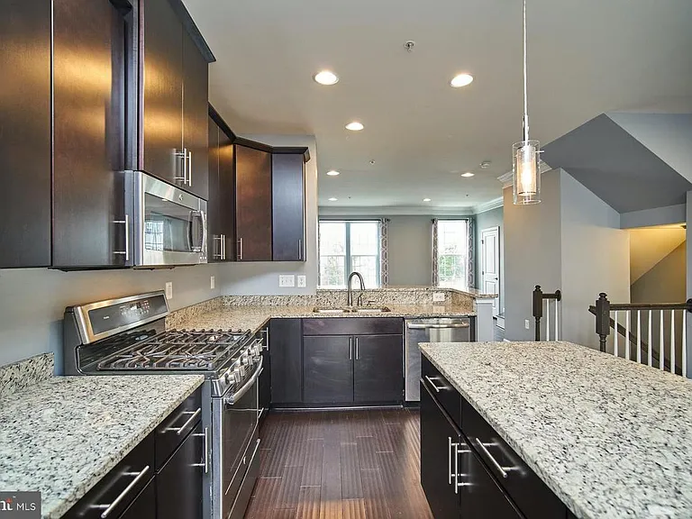 8126 S Channel Dr — Photo 25
