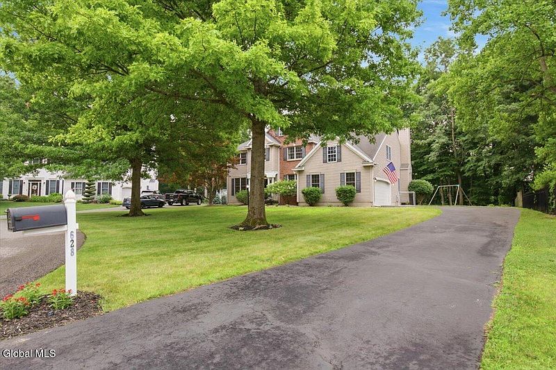 3rd image of 628 Vanderlyn Lane