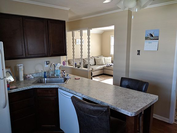 Kitchen to living room