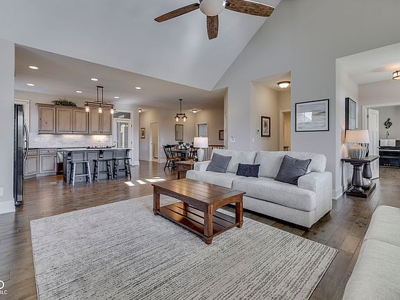 5th image of 4628 Walnut Ct