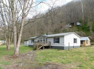 149 Buck Ln, Dorothy, WV 25060
