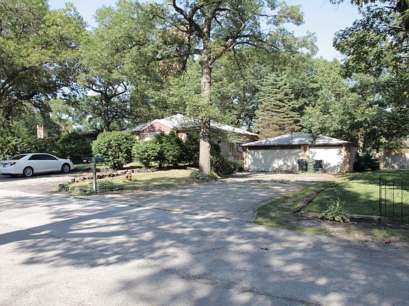 4th image of 15109 Blackstone Ave