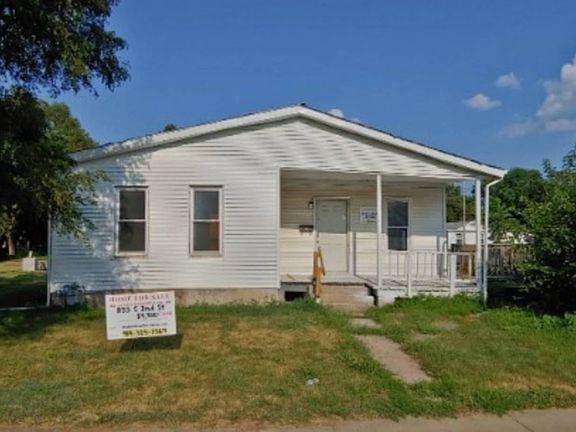 2nd image of 833 S 2nd St