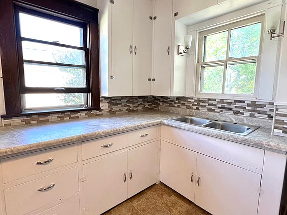 3rd image of 631 W 11th Ave #631