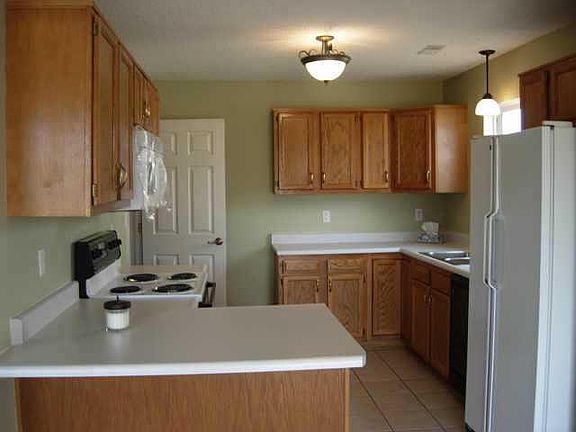 4th image of 1001 Peony Ln