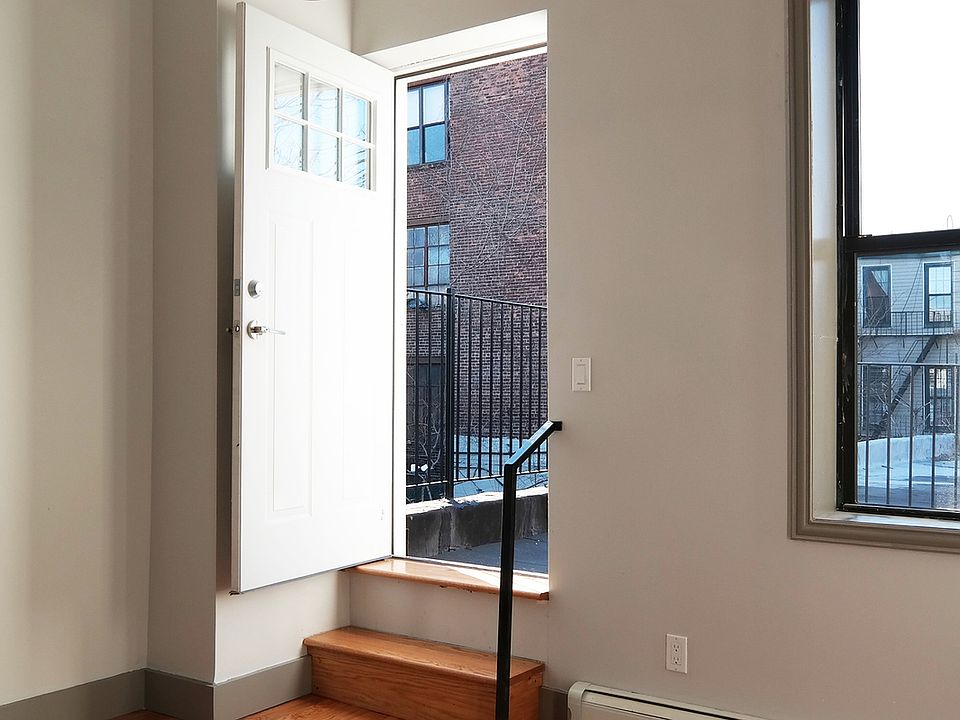 1st image of 173 Jefferson St #2