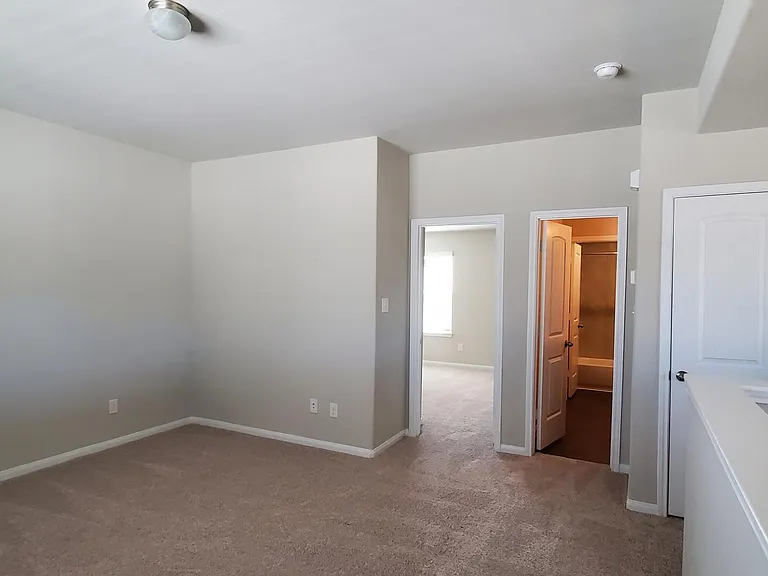 989 Marquis Dr — Photo 16