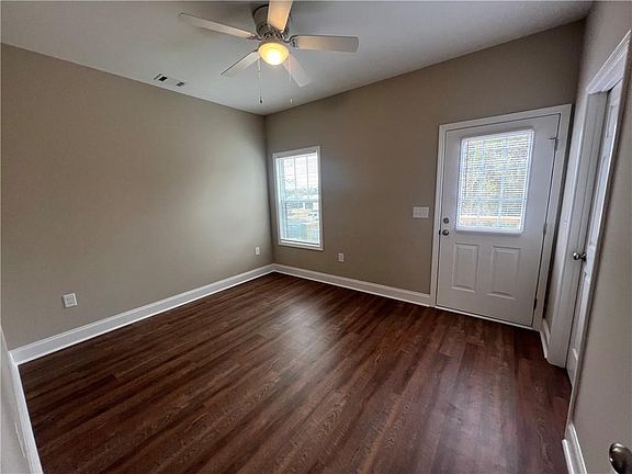 5th image of 1027 Park Hill Dr
