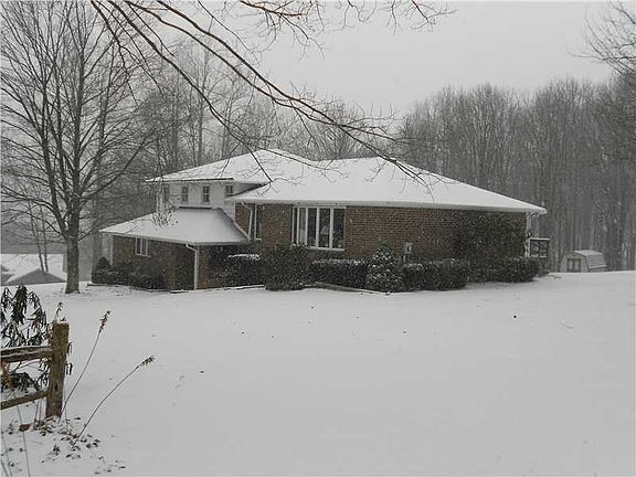 2nd image of 122 Crystal Creek Dr