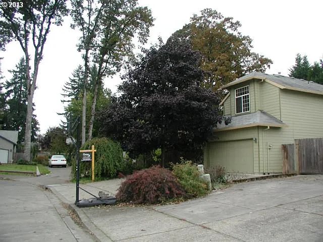 837 NW 1st Pl photo 1