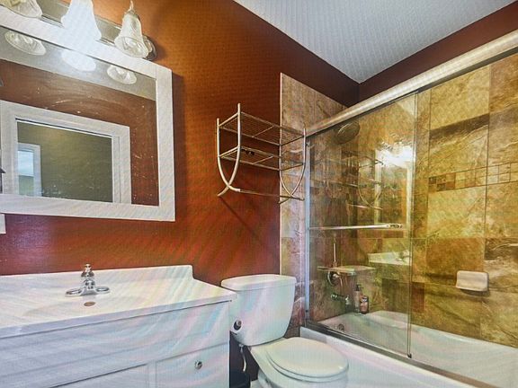 4th image of 1330 Kingsbury Dr Unit 6