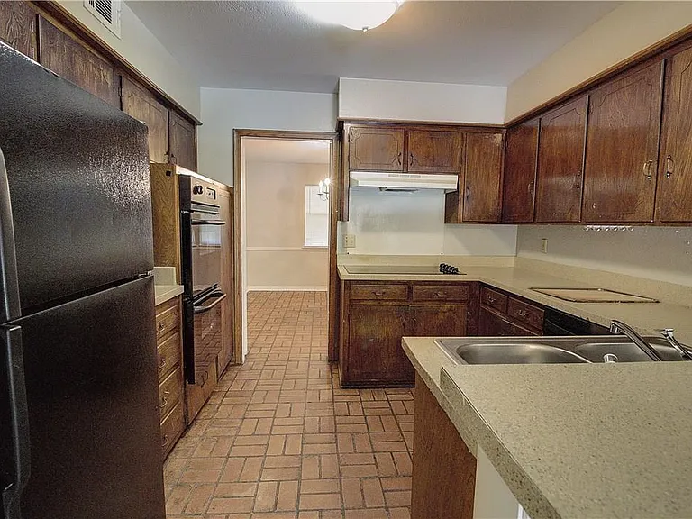 7708 Dentcrest Dr — Photo 8
