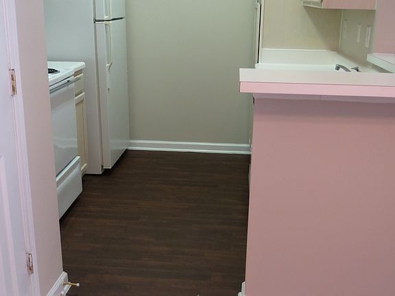 5th image of 1540 Wimbledon Dr APT 107