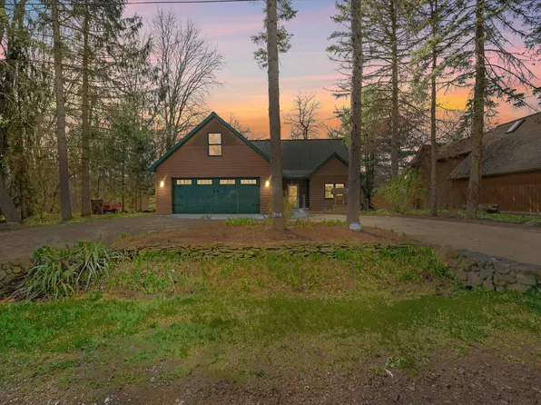 160 Eastshore Dr, Jerome, MI 49249