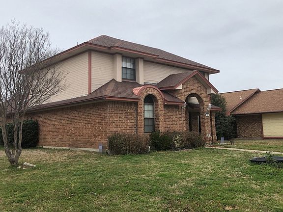3rd image of 1152 Meadows Dr