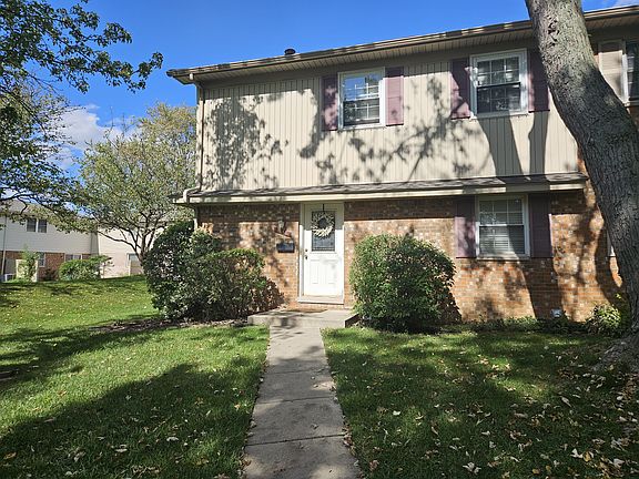 3rd image of 899 Kirts Blvd #899