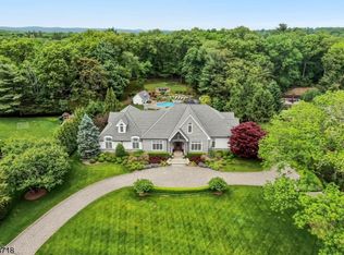 385 Longbow Dr, Franklin Lakes, NJ 07417